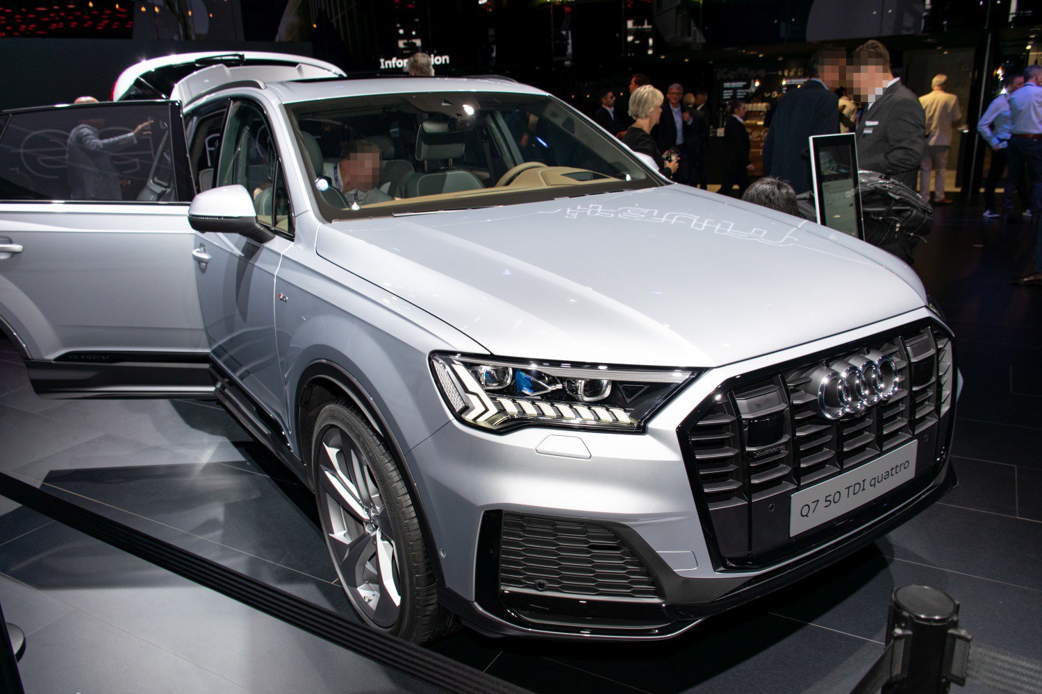 © www.Auto-Data.net Foto Audi Q7