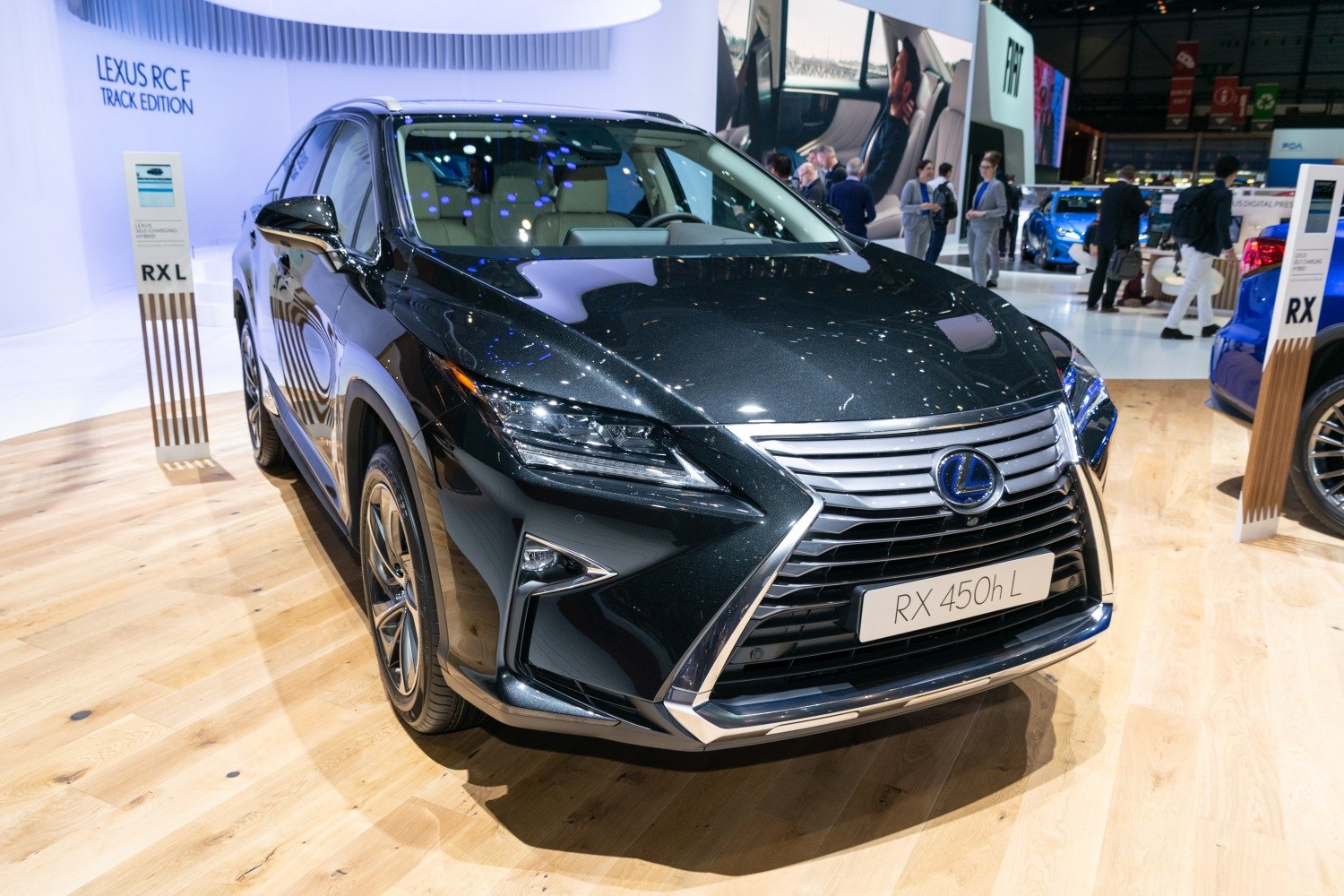 © www.Auto-Data.net Foto Lexus RX