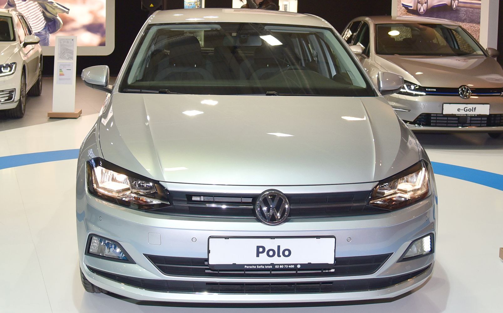 © www.Auto-Data.net Foto Volkswagen Polo