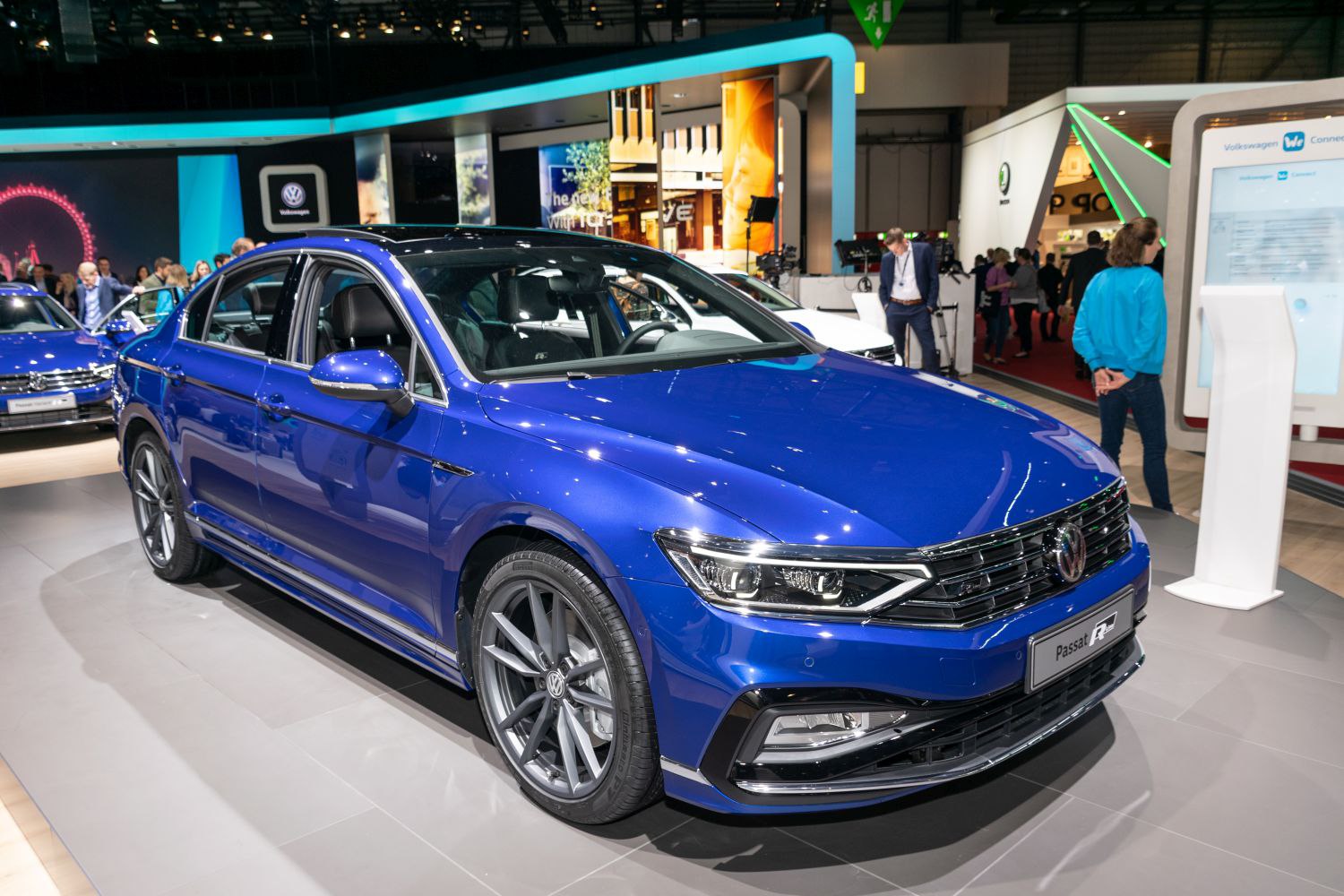© www.Auto-Data.net Foto Volkswagen Passat