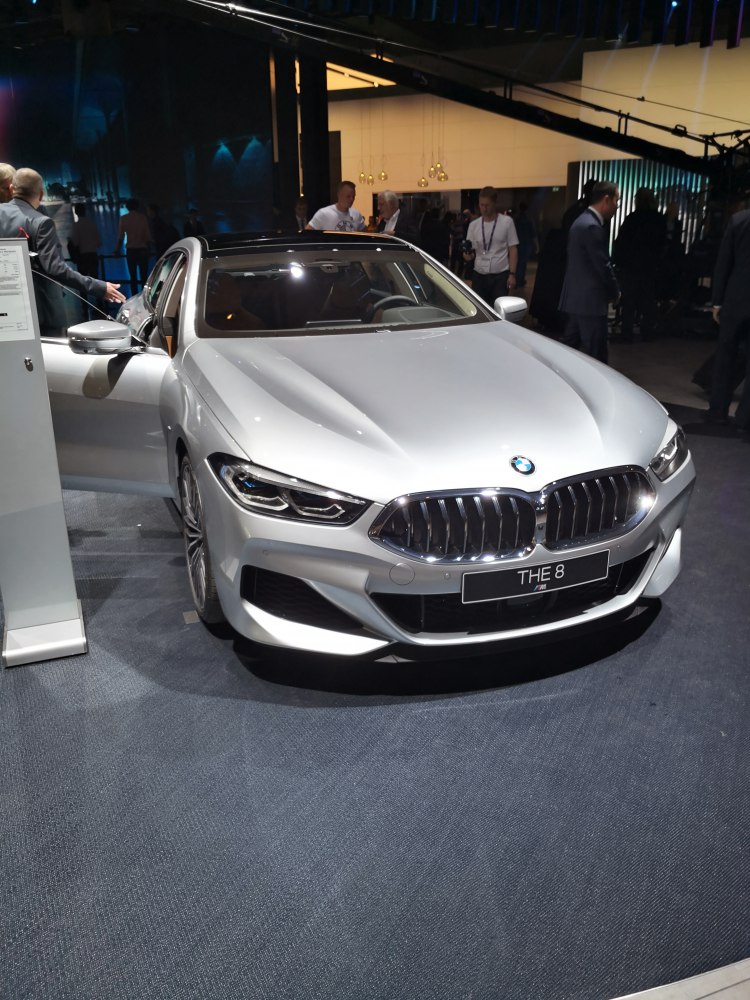 © www.Auto-Data.net Foto BMW Serie 8