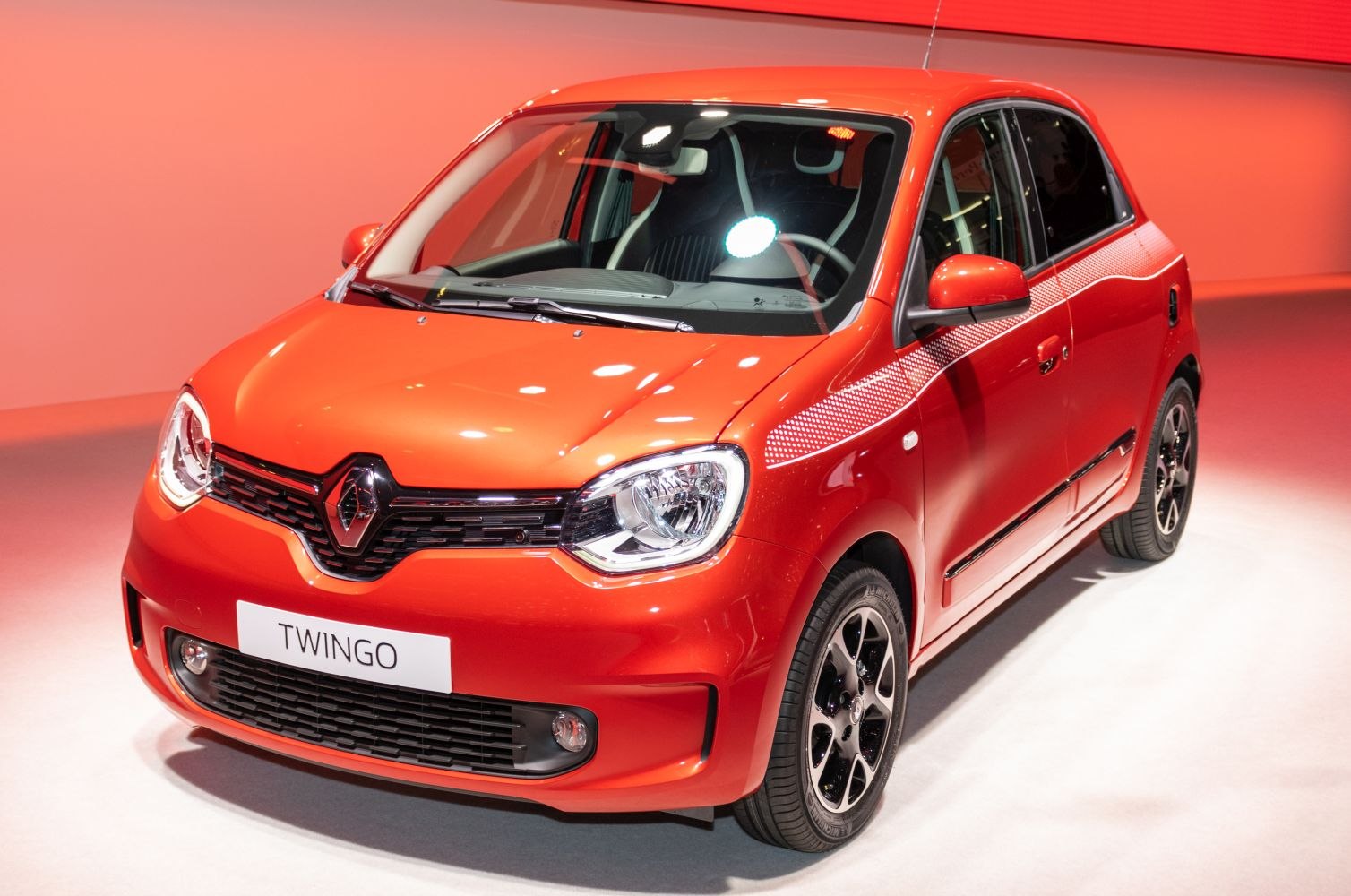 © www.Auto-Data.net Foto Renault Twingo