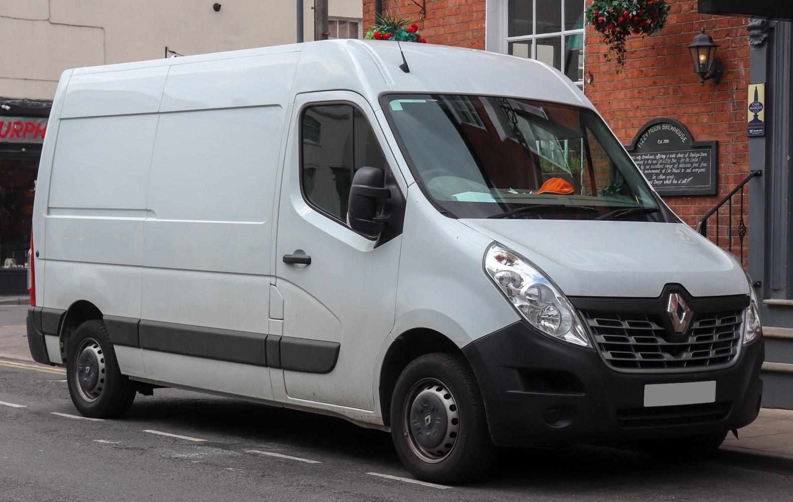 Vauxford / CC BY-SA (https://creativecommons.org/licenses/by-sa/4.0) Foto Renault Master